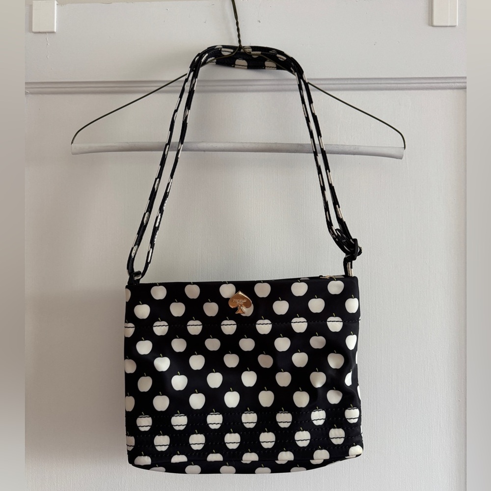 Kate Spade Apple Crossbody Bag - in excellent condition!